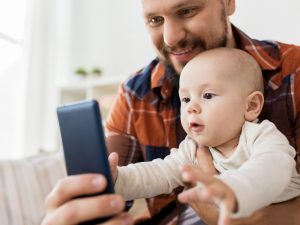 パパになったら絶対に使いたい！ 子育てが圧倒的に楽しくなる厳選「父親向け育児アプリ」