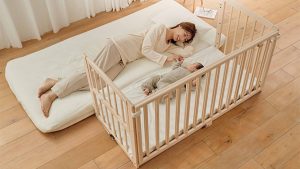 大人のベッドにつなげて添い寝できるベビーベッド「そいねーる ADプラス」登場！【大和屋】