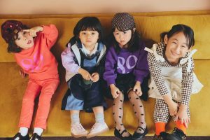 「HugMug」が初の子ども服プロデュース！ ベルメゾンキッズとつくった“週末に着たい”全6アイテム